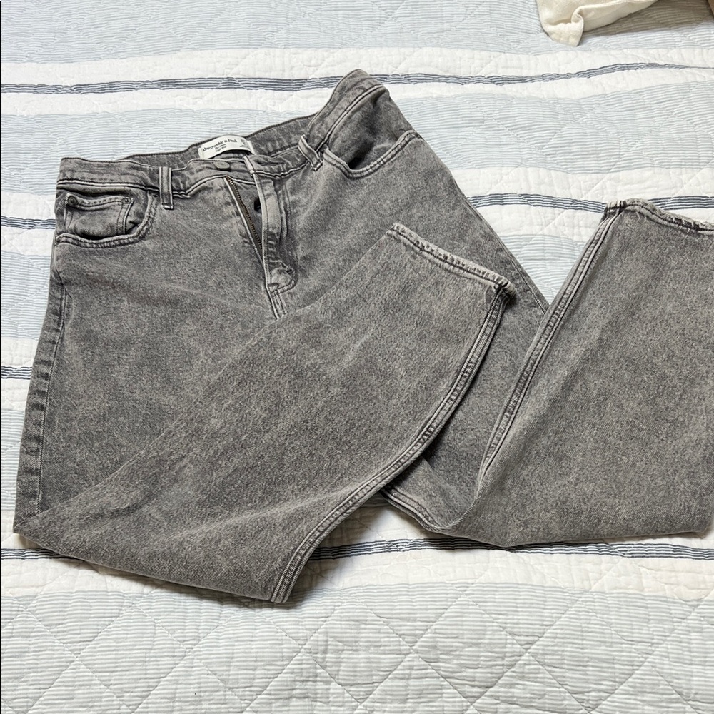 Abercrombie & Fitch High Rise Jeans in Gray